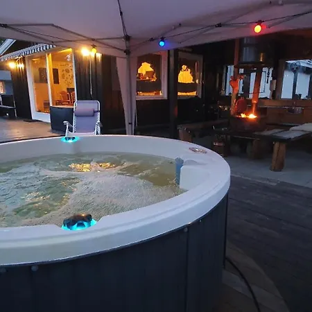 Koselig Med Jacuzzi I Nordre Osen, Kun 40 Minutter Fra Trysil Skianlegg Hébergement de vacances
